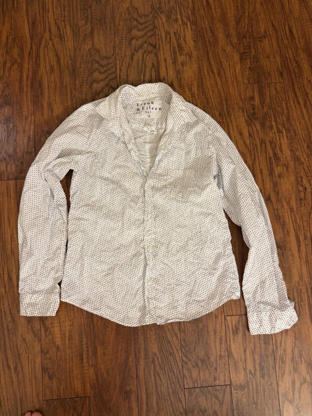 Frank & Eileen Medium Cotton Barry Button Down Top Signature Crinkle Shirt Heart